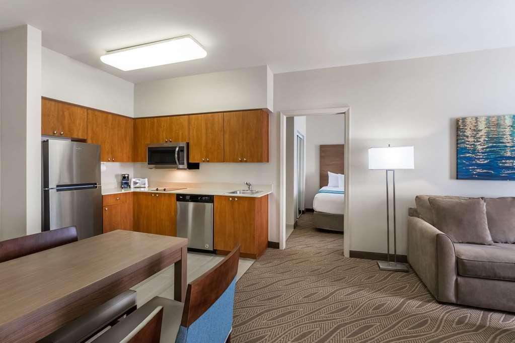 Hawthorn Extended Stay By Wyndham Naples Vineyards Room photo